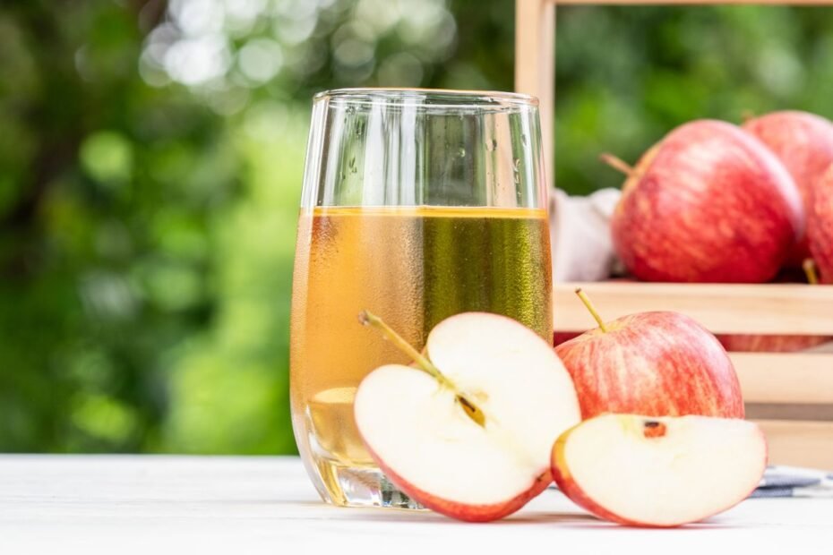 Obuolių sultys: jų nauda ir populiariausi receptai. Kodėl obuolių sulčių geriau nepadauginti
