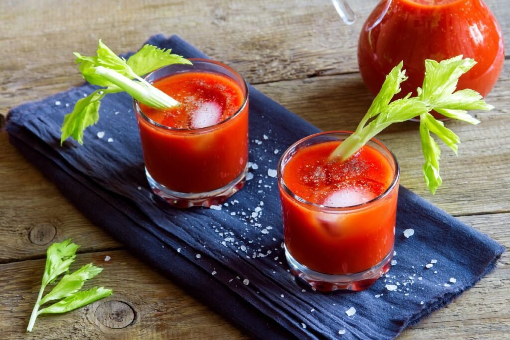 Pomidorų sultys tinka kokteiliams