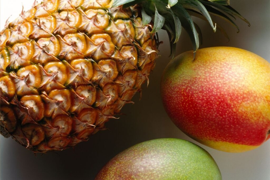 Mangų sultys tinka su įvairiais vaisiais ir uogomis